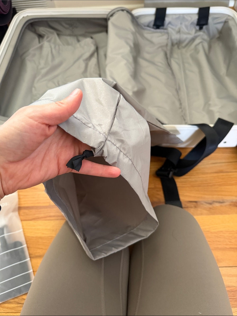 Monos Carry-On Plus - Picture 15 of 16